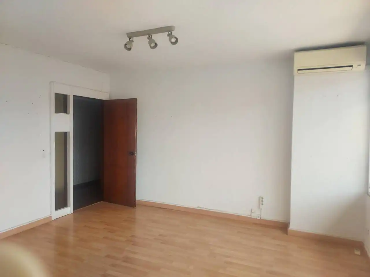 Office space with lift to rent in Extramurs, imagen 3