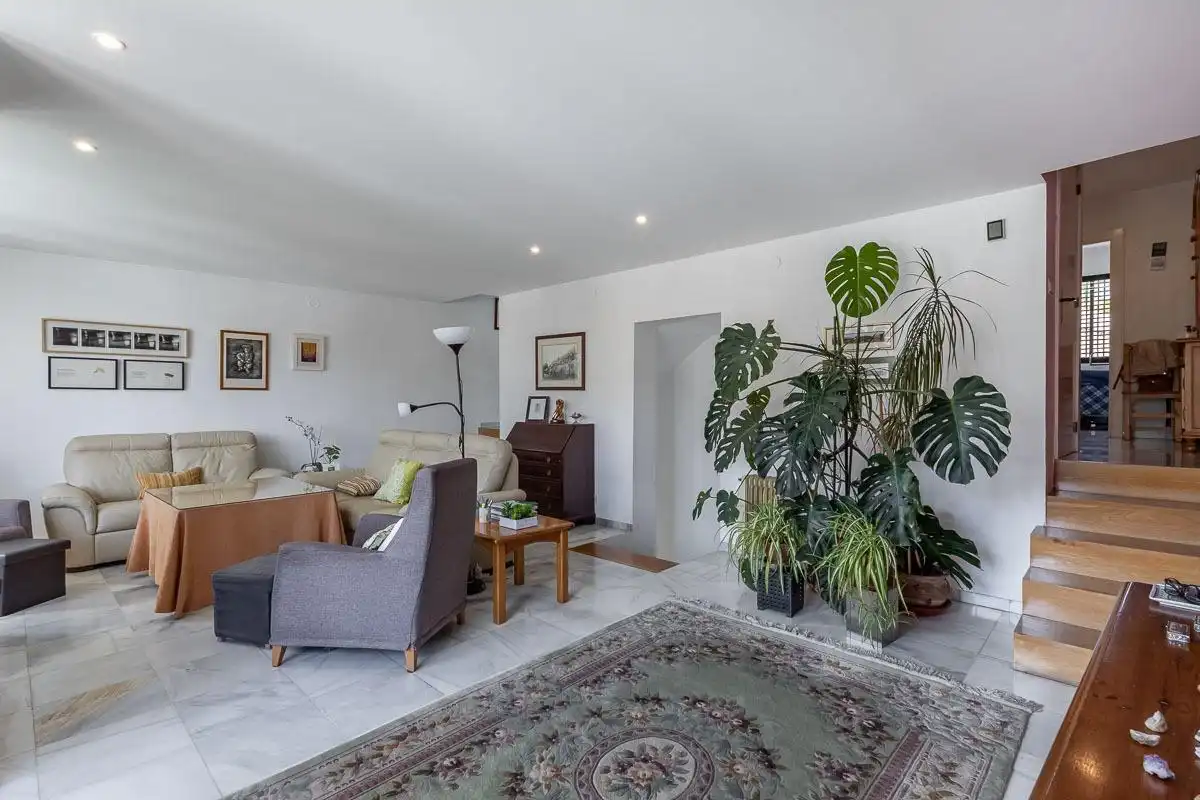 Sala d'estar de Casa o xalet en venda en Granada amb Aire condicionat, Calefacció i Jardí privat