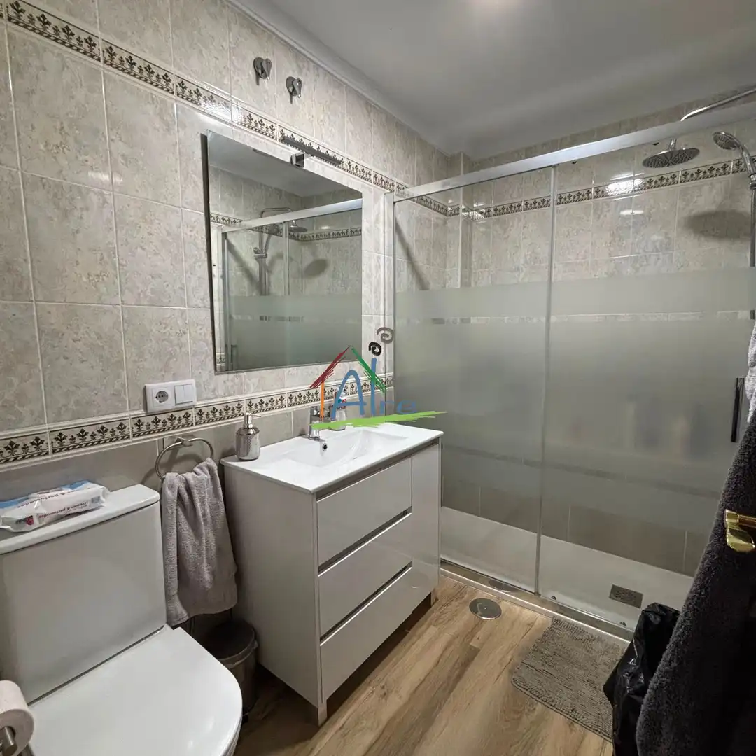 Baño de Piso en venta en Bollullos Par del Condado con Terraza