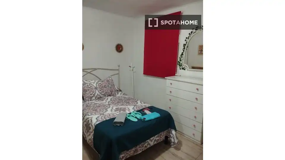 Dormitori de Apartament per a compartir en Jaén amb Aire condicionat, Calefacció i Terrassa