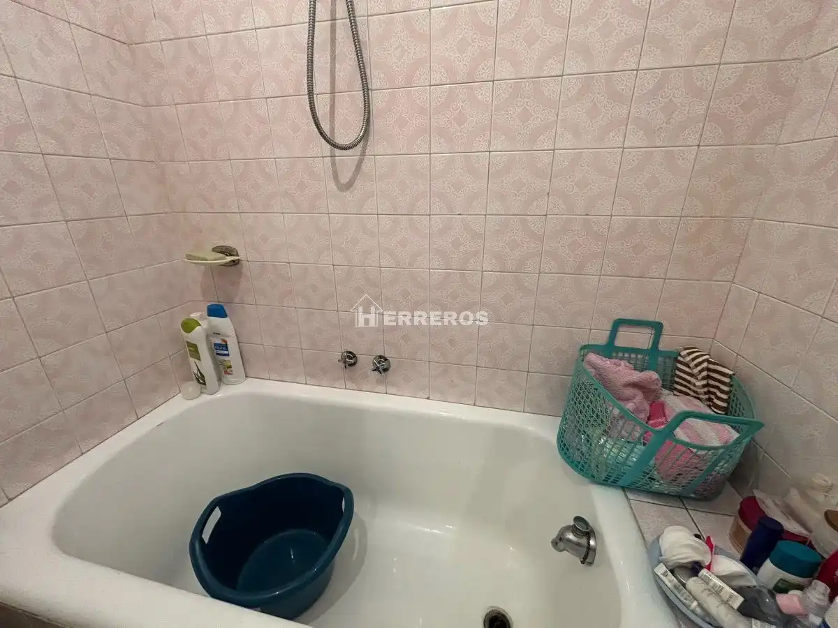Bathroom of Flat for sale in Uruñuela, La Rioja
