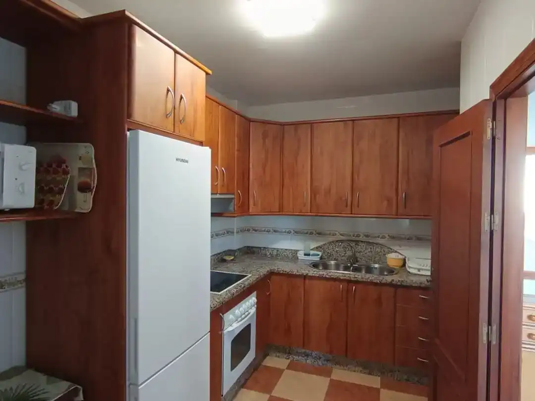 Cocina de Dúplex de alquiler en Garrucha con Aire acondicionado, Piscina y Amueblado