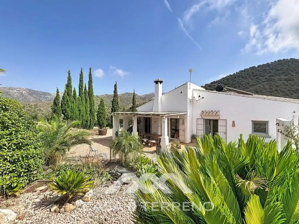 Casa amb jardí en venda a Frigiliana
