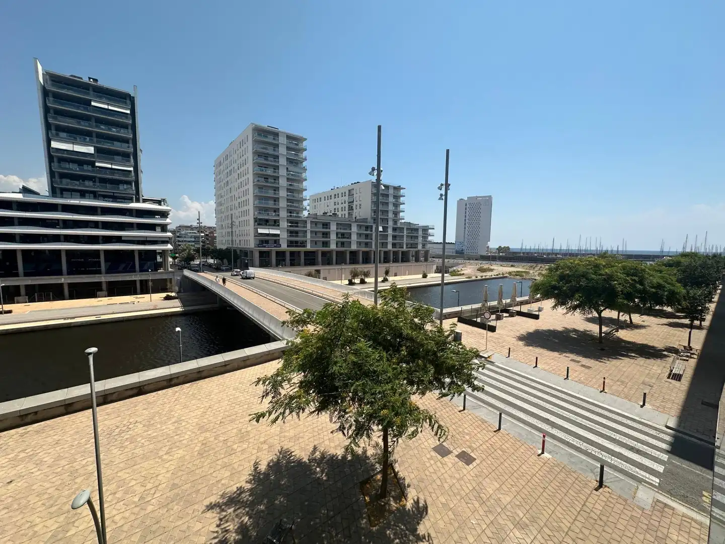 Vista exterior de Piso de alquiler en Badalona con Calefacción, Parquet y Trastero