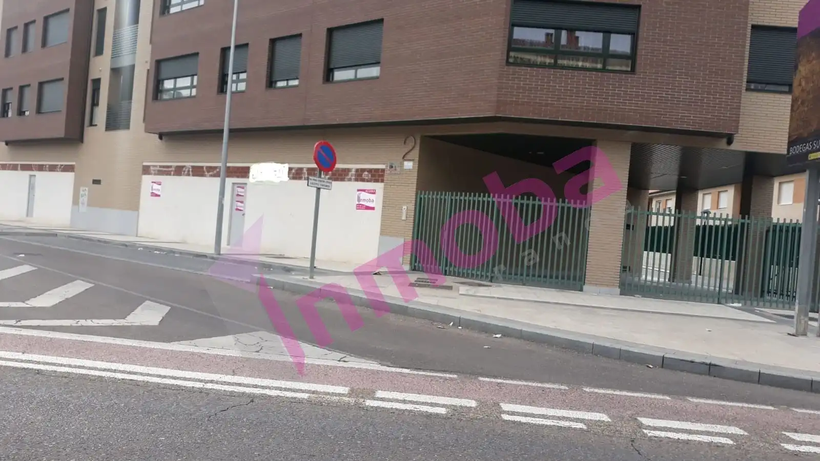 Local comercial en venta en Calle Rafael Alberti 1, imagen 2