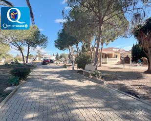 Exterior view of House or chalet for sale in San Vicente del Raspeig / Sant Vicent del Raspeig  with Air Conditioner and Terrace