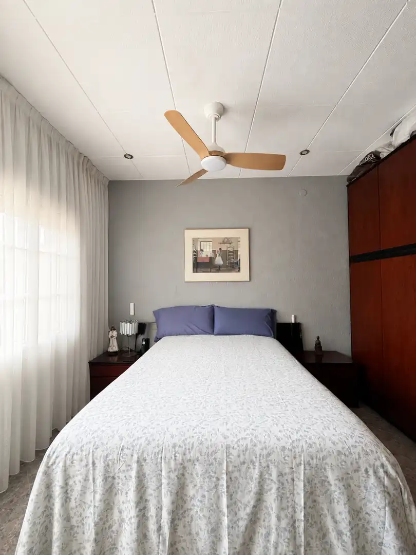 Habitación de Piso en venta en Badalona con Calefacción, Horno y Balcón