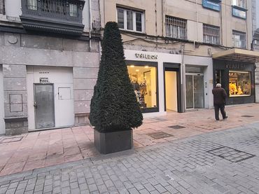 Local comercial de lloguer a Calle Milicias Nacionales 16