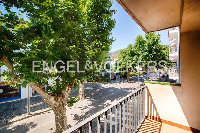 Piso en Venta en Avinguda Caritat Serinyana en Cadaqués