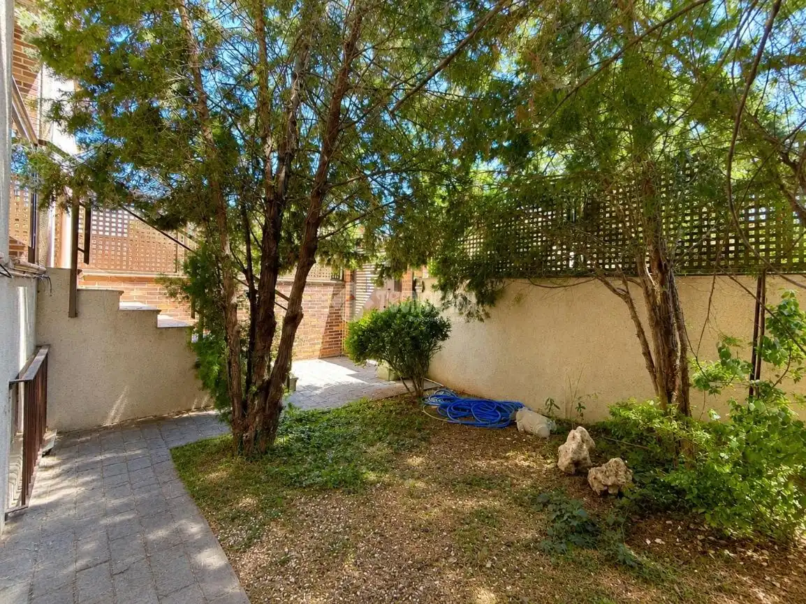 Garden of Detached homes for sale in Villanueva de la Cañada  with Air Conditioner, Heating and Terrace