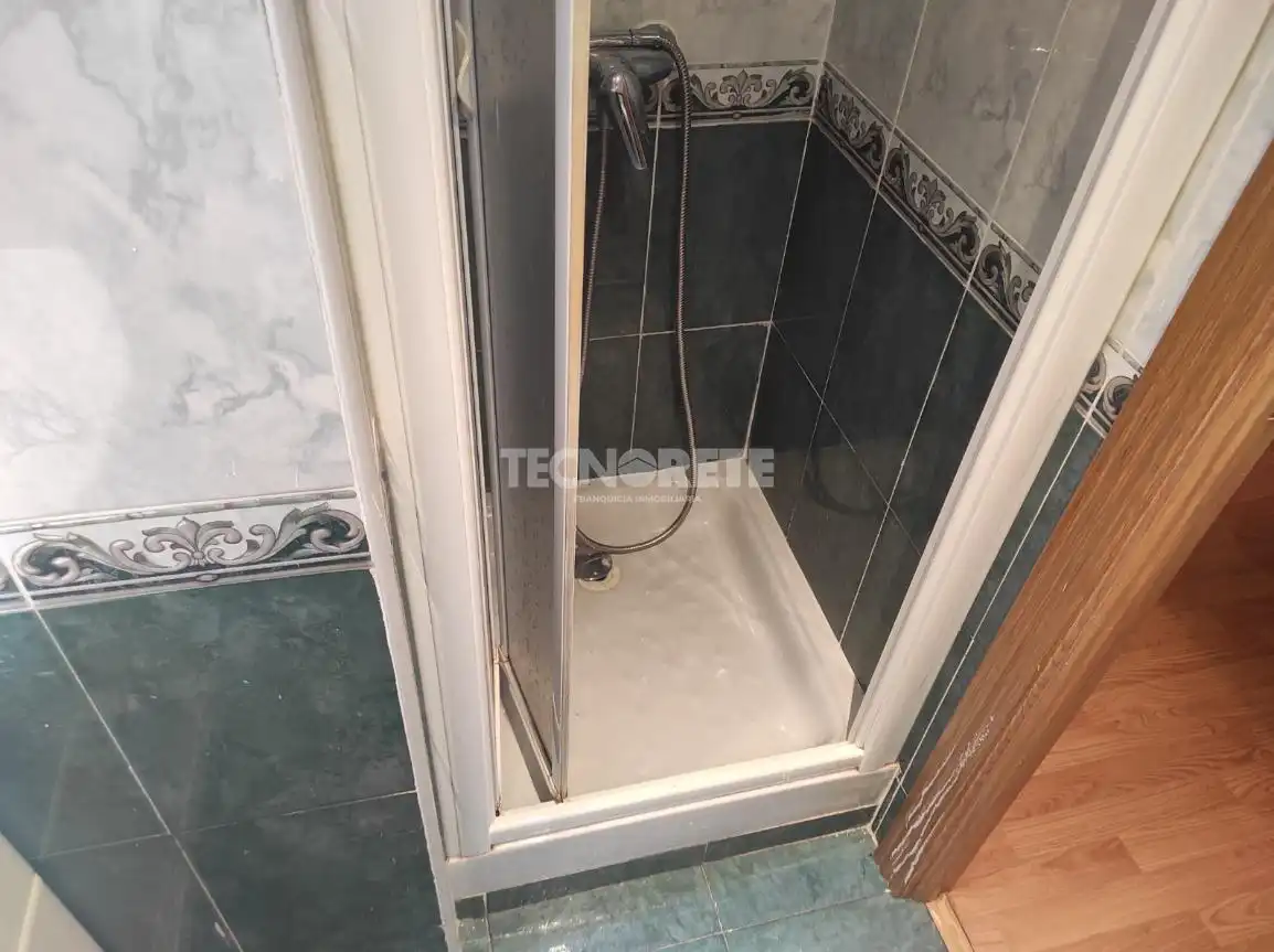 Baño de Piso en venta en Guadalajara con Calefacción