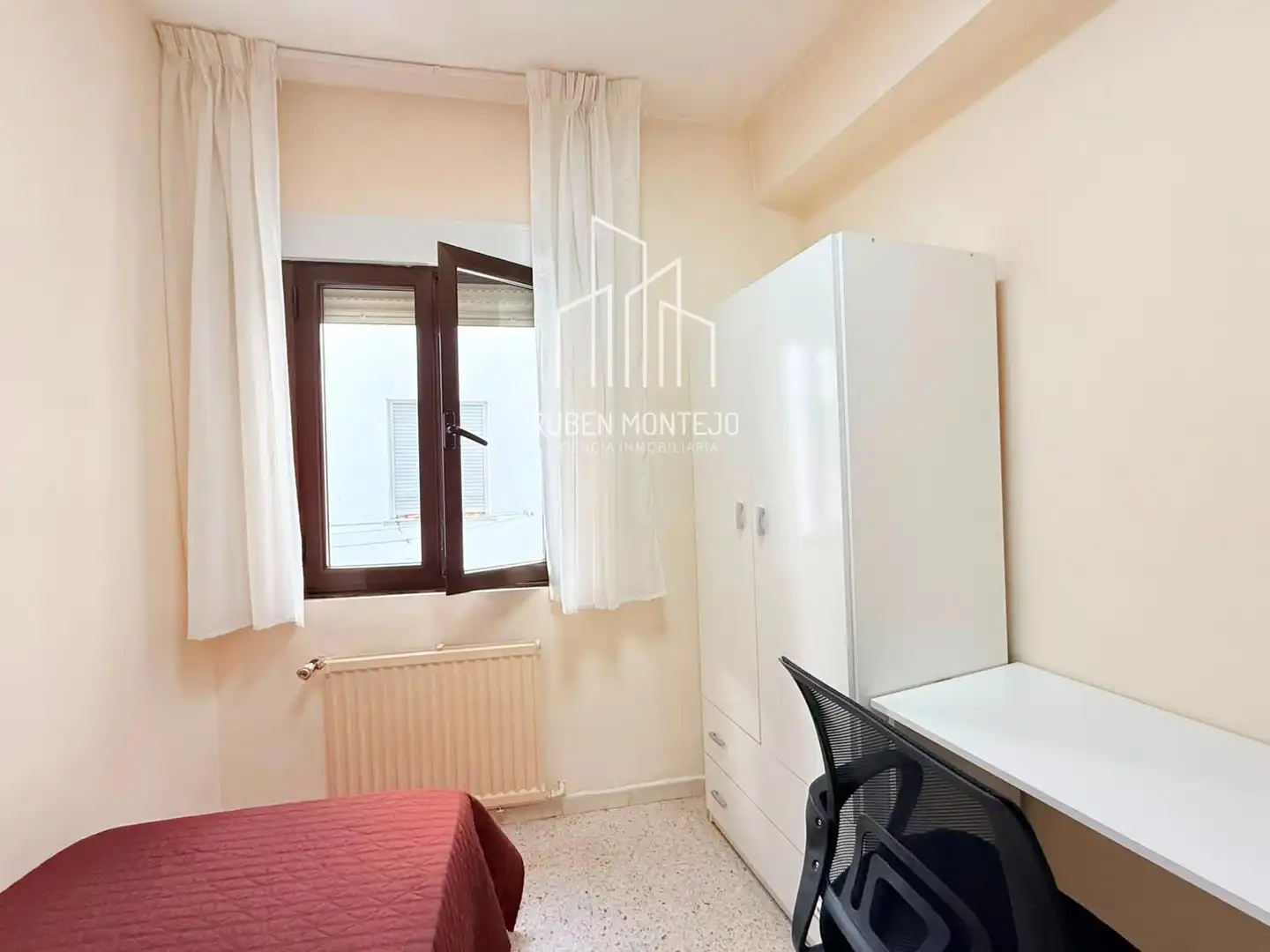 Habitación de Piso de alquiler en Salamanca con Calefacción, Terraza y Amueblado