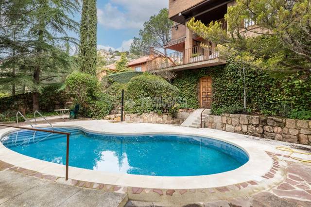Casa-chalet en Venta en Los Robles
