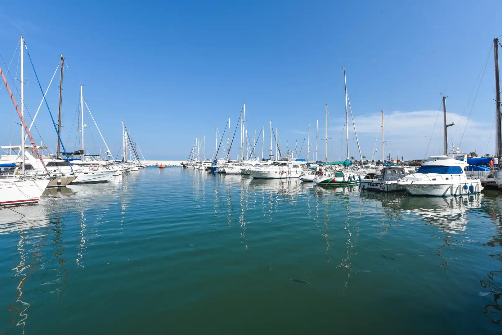 Wohnung zur Miete in Fuengirola mit Klimaanlage, Heizung und Privatgarten