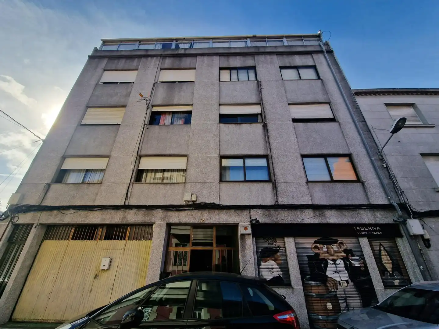 Vista exterior de Pis en venda en Vigo  amb Balcó