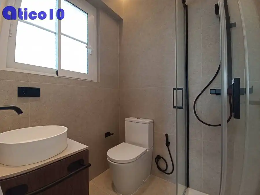 Flat for rent in Calle Asturias, Parque San Francisco - Uría