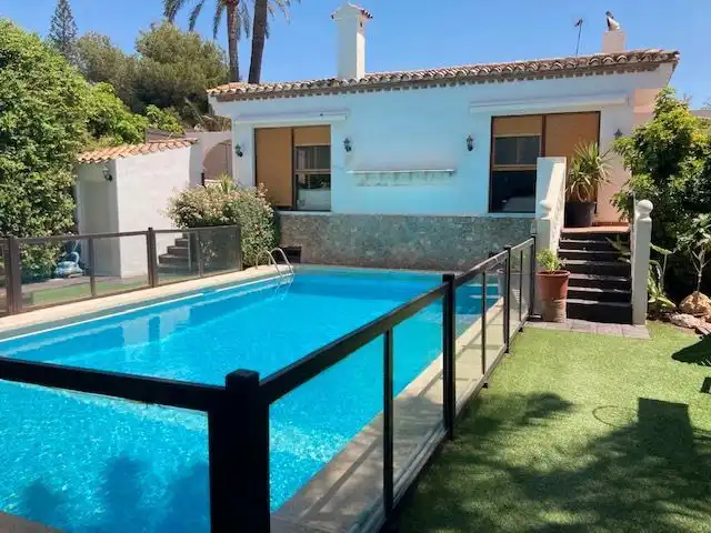 Piscina de Casa o xalet en venda en Roquetas de Mar amb Aire condicionat, Calefacció i Jardí privat