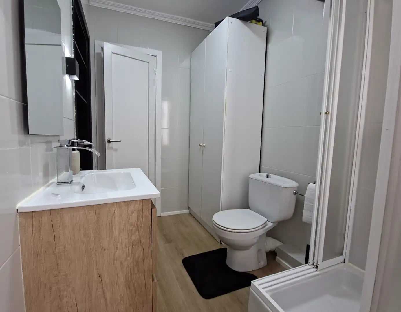 Bathroom of Flat for sale in Maó - Mahón  with Air Conditioner, Furnished and Balcony