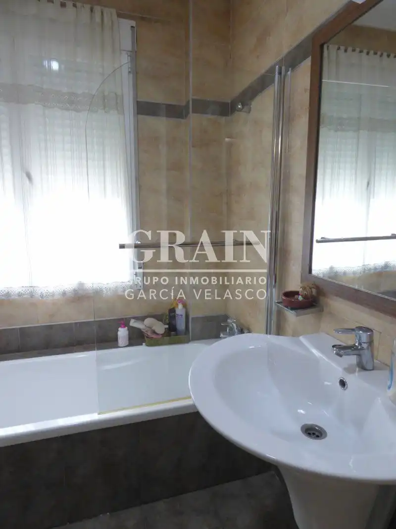 Bathroom of Houses for sale in Albacete  with Heating, Private garden and Storage room