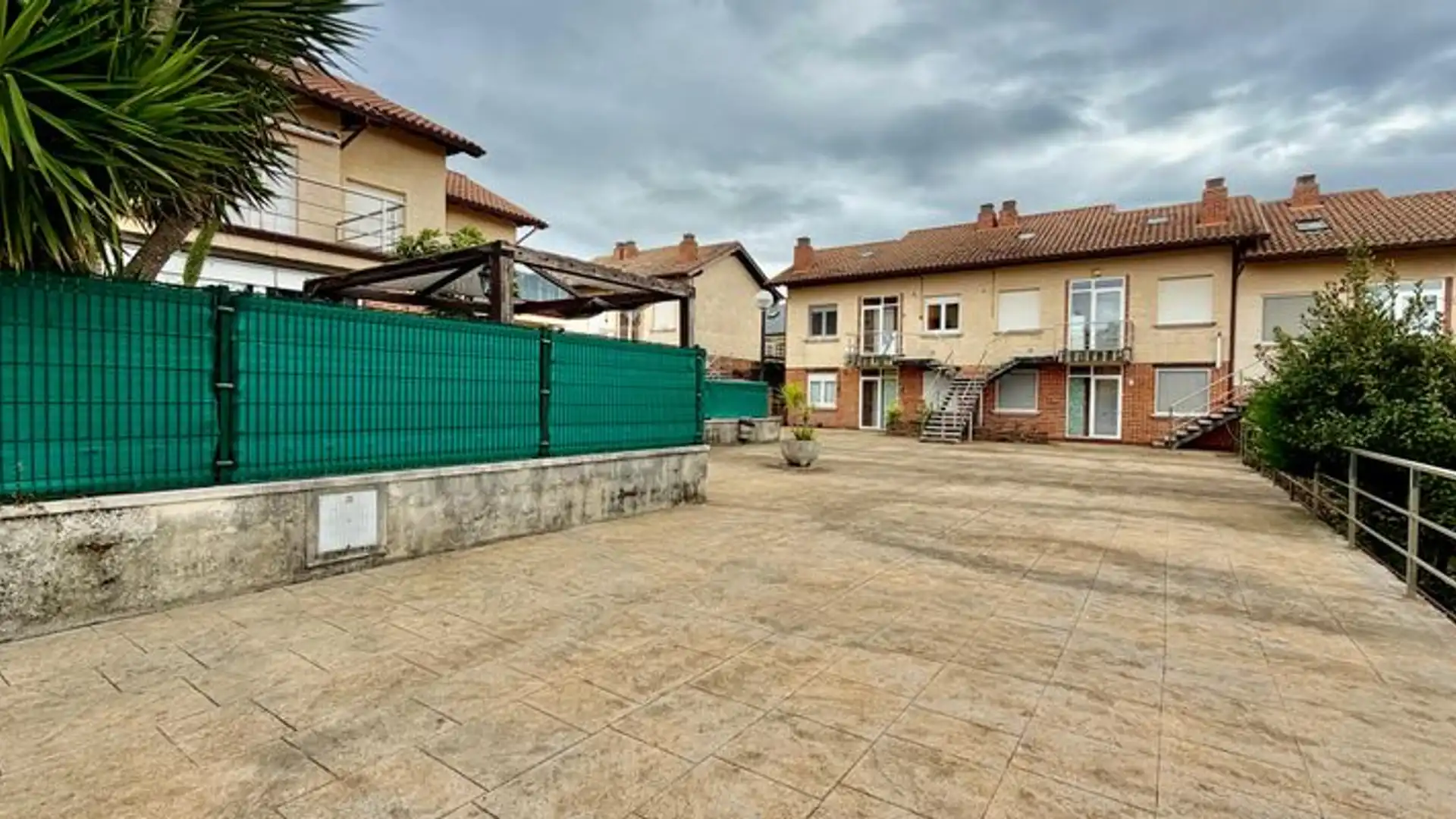 Außenansicht von Wohnung zum Verkauf in Miengo mit Terrasse und Möbliert