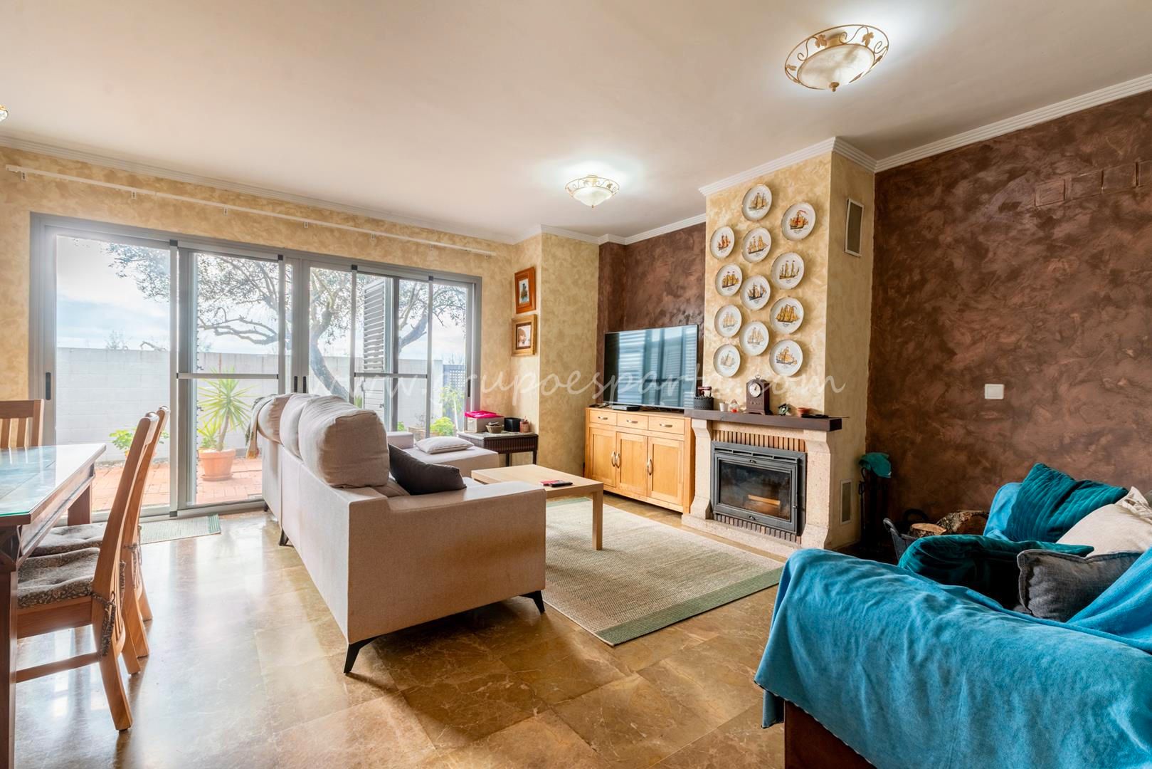 Sala de estar de Casa o chalet en venta en Espartinas con Aire acondicionado, Jardín privado y Terraza