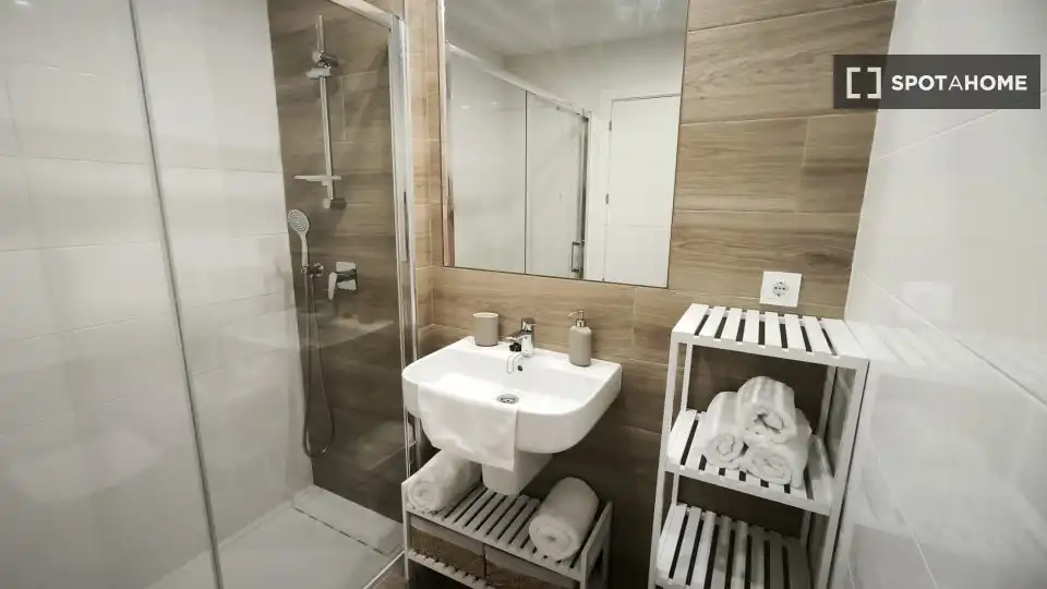 Baño de Apartamento para compartir en Chipiona con Aire acondicionado, Terraza y Amueblado