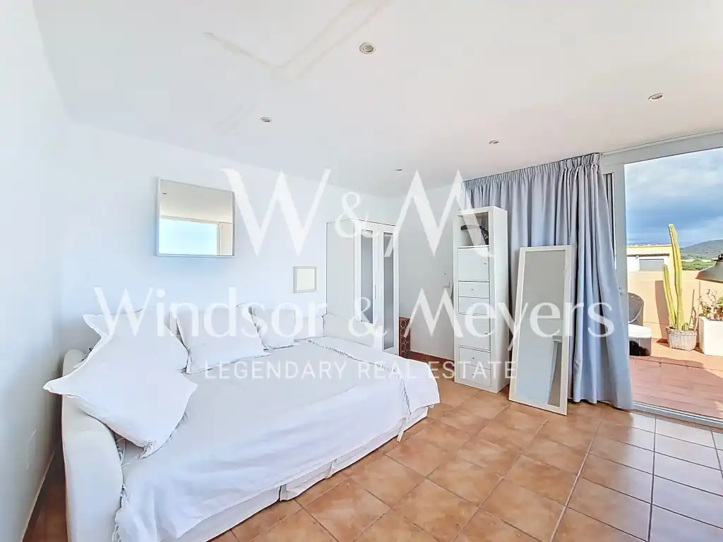 Habitación de Apartamento en venta en Santa Eulària des Riu con Aire acondicionado, Amueblado y Piscina comunitaria