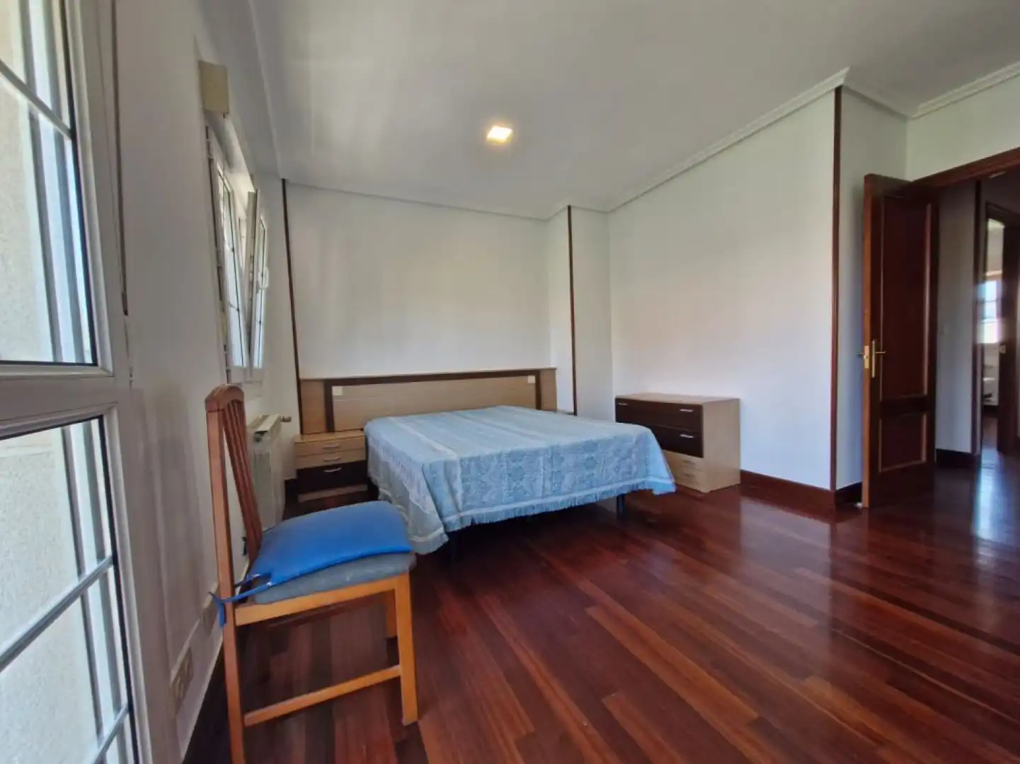Schlafzimmer von Einfamilien-Reihenhaus zur Miete in Polanco mit Heizung, Privatgarten und Terrasse