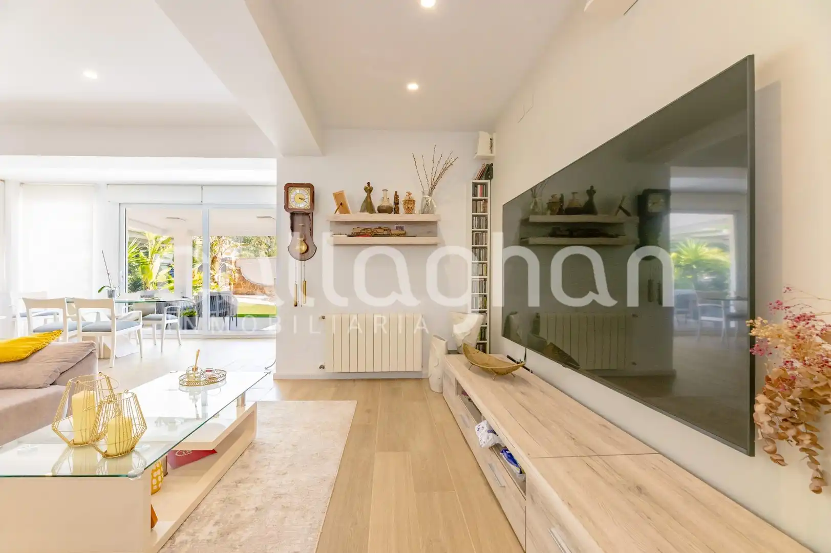 Sala de estar de Casa o chalet en venta en L'Eliana con Aire acondicionado, Calefacción y Piscina