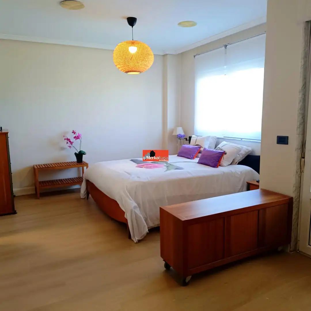 Habitación de Dúplex de alquiler en Lugo con Calefacción, Terraza y Trastero