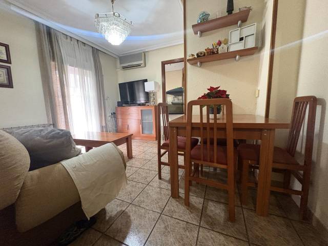 Piso en Venta en Miguel De La Roca en Entrevías