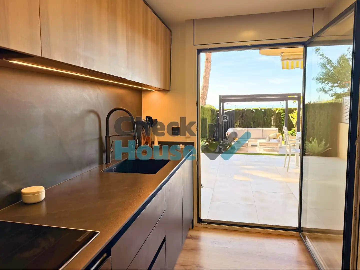 Cocina de Planta baja en venta en Castell d'Aro, Platja d'Aro i s'Agaró con Aire acondicionado, Jardín privado y Trastero