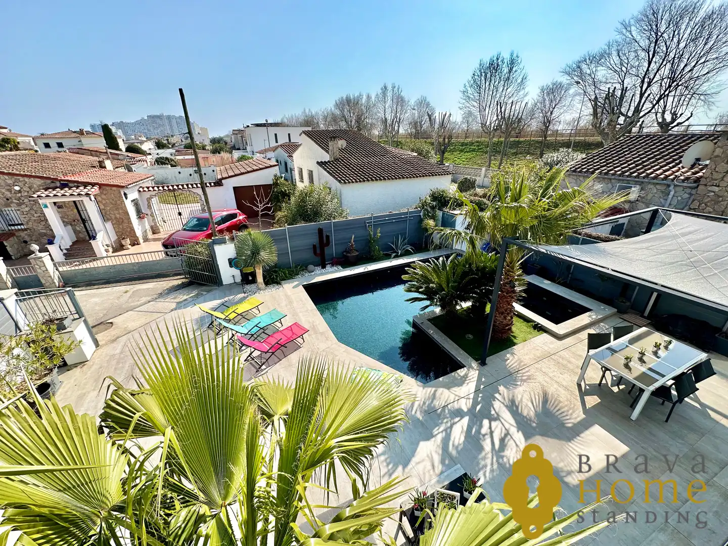 Schwimmbecken von Haus oder Chalet zum Verkauf in Empuriabrava mit Klimaanlage, Heizung und Privatgarten