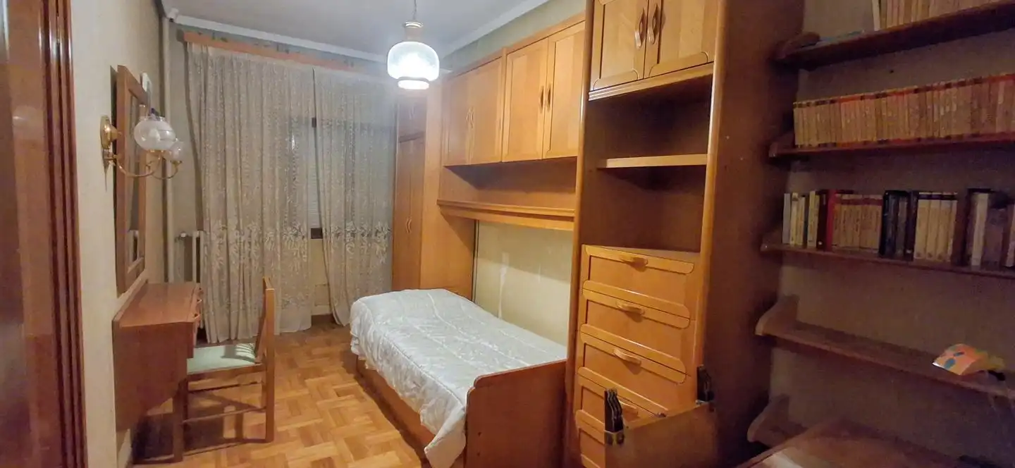 Bedroom of Flat for sale in Tudela  with Air Conditioner, Heating and Parquet flooring