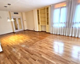 Living room of Flat for sale in Badajoz Capital  with Air Conditioner, Heating and Parquet flooring