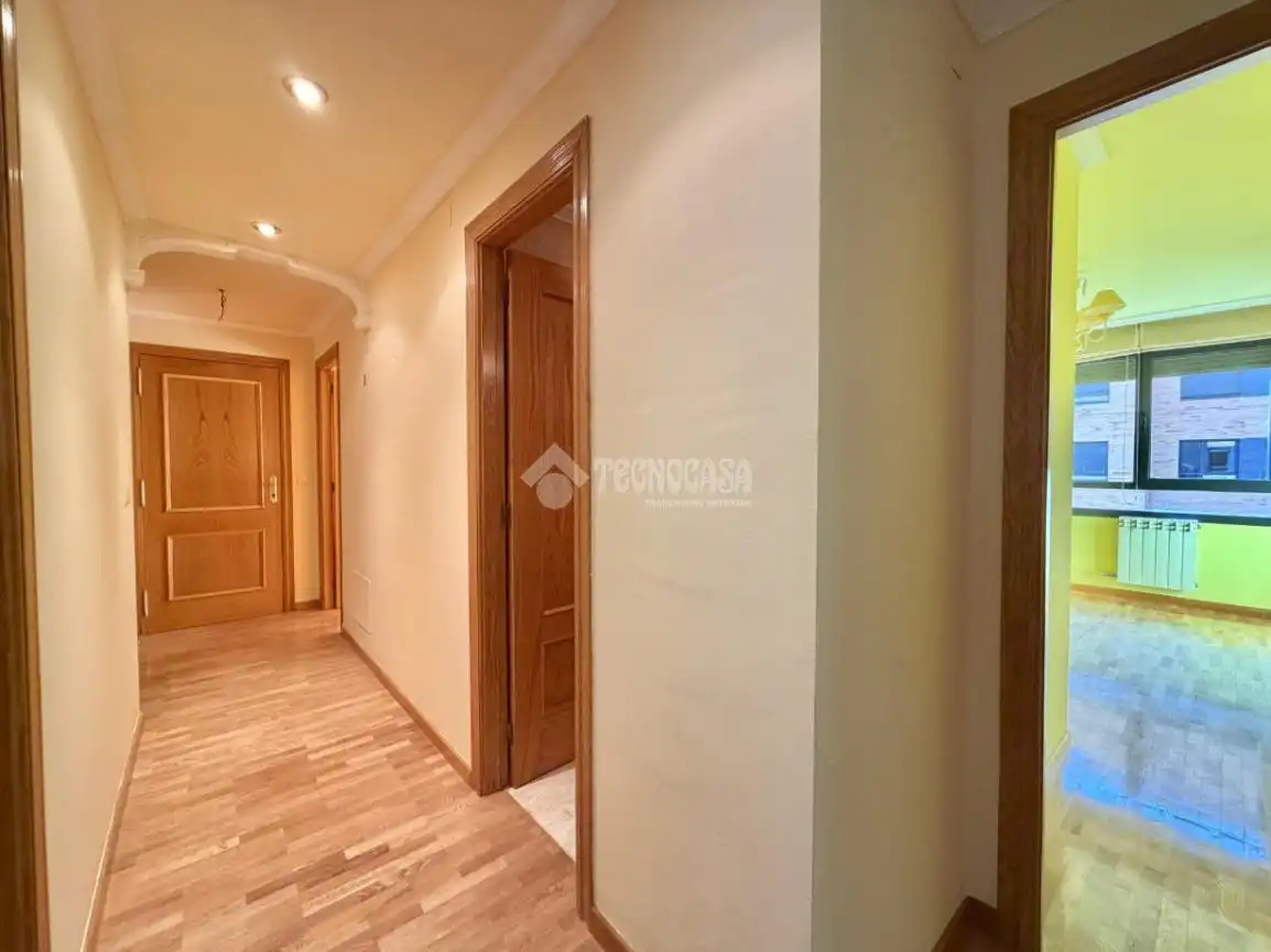 Piso en venta en Palencia con Calefacción, Parquet y Terraza