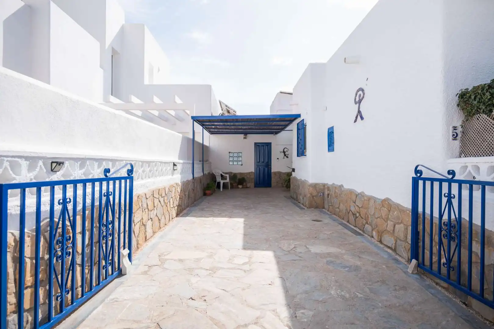 Vista exterior de Casa o xalet en venda en Mojácar amb Aire condicionat, Calefacció i Jardí privat