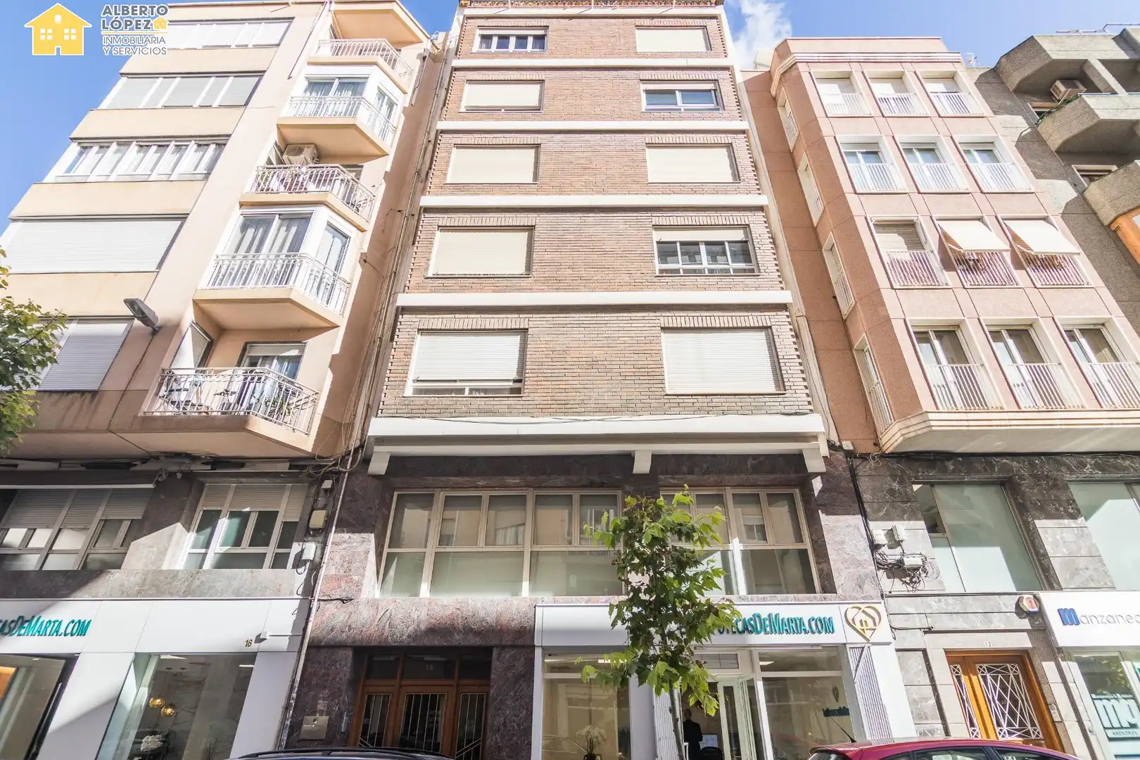 Vista exterior de Ático en venta en Elche / Elx con Terraza y Balcón