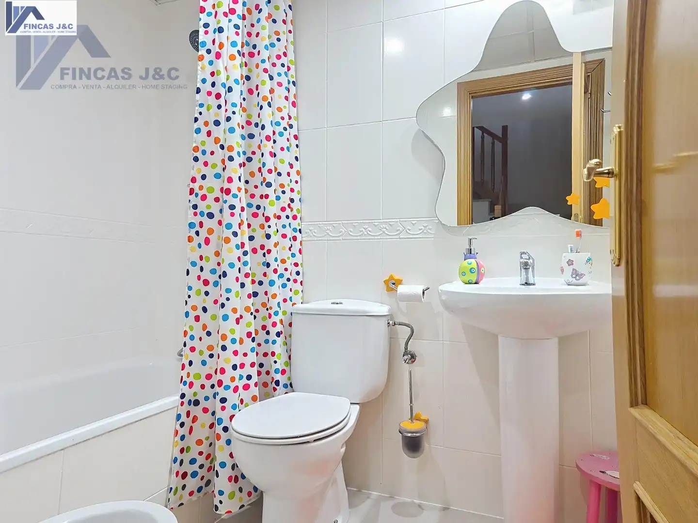Baño de Casa adosada en venta en Zaragoza con Aire acondicionado, Calefacción y Jardín privado