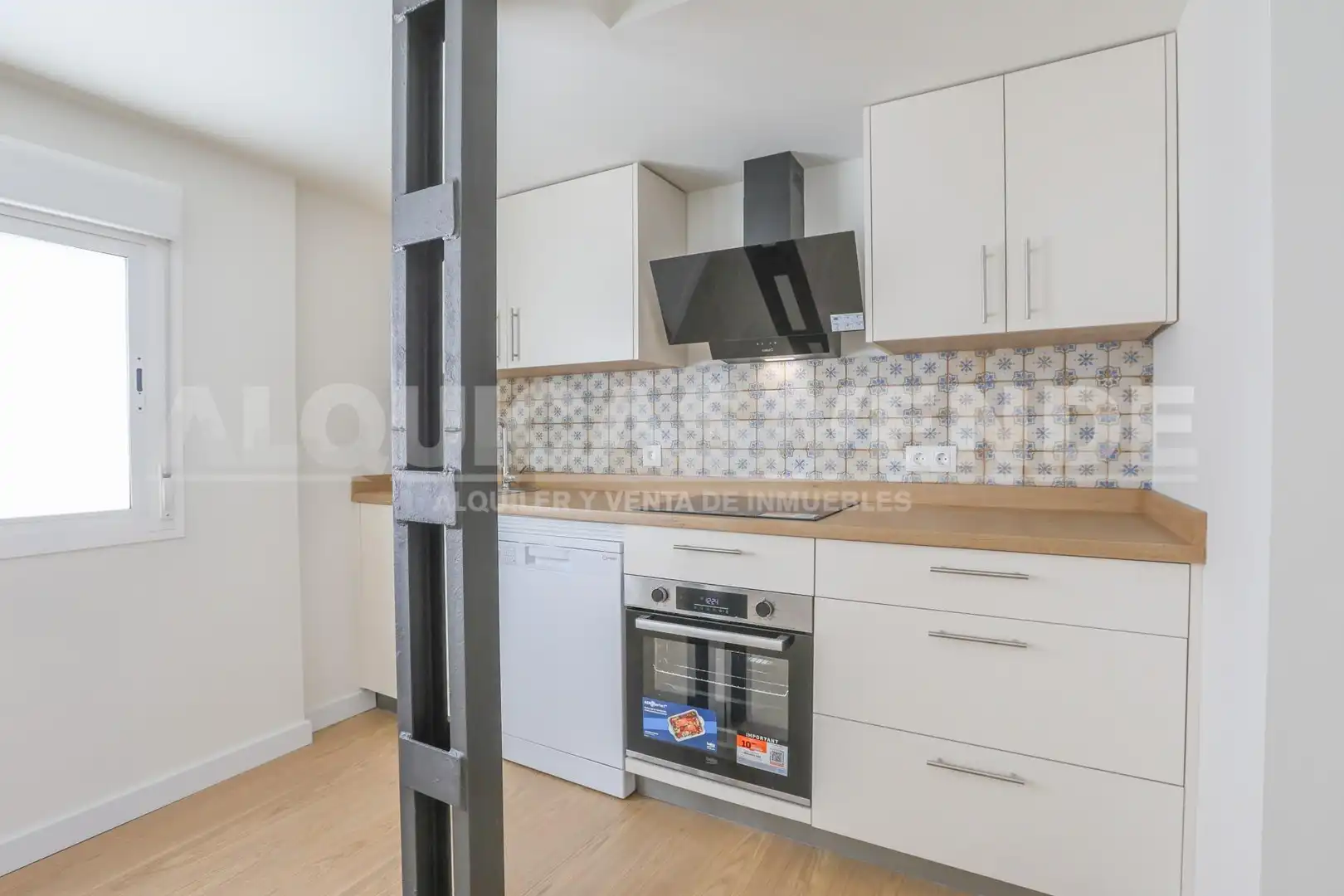 Cocina de Piso de alquiler en Sevilla con Aire acondicionado y Balcón