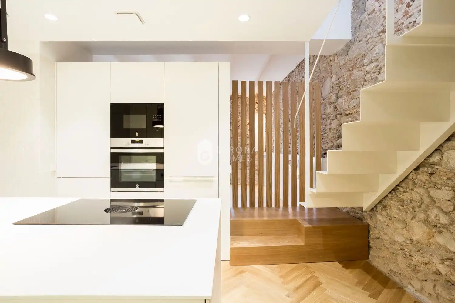 Kitchen of Attic for rent in Girona  with Air Conditioner, Heating and Pets allowed