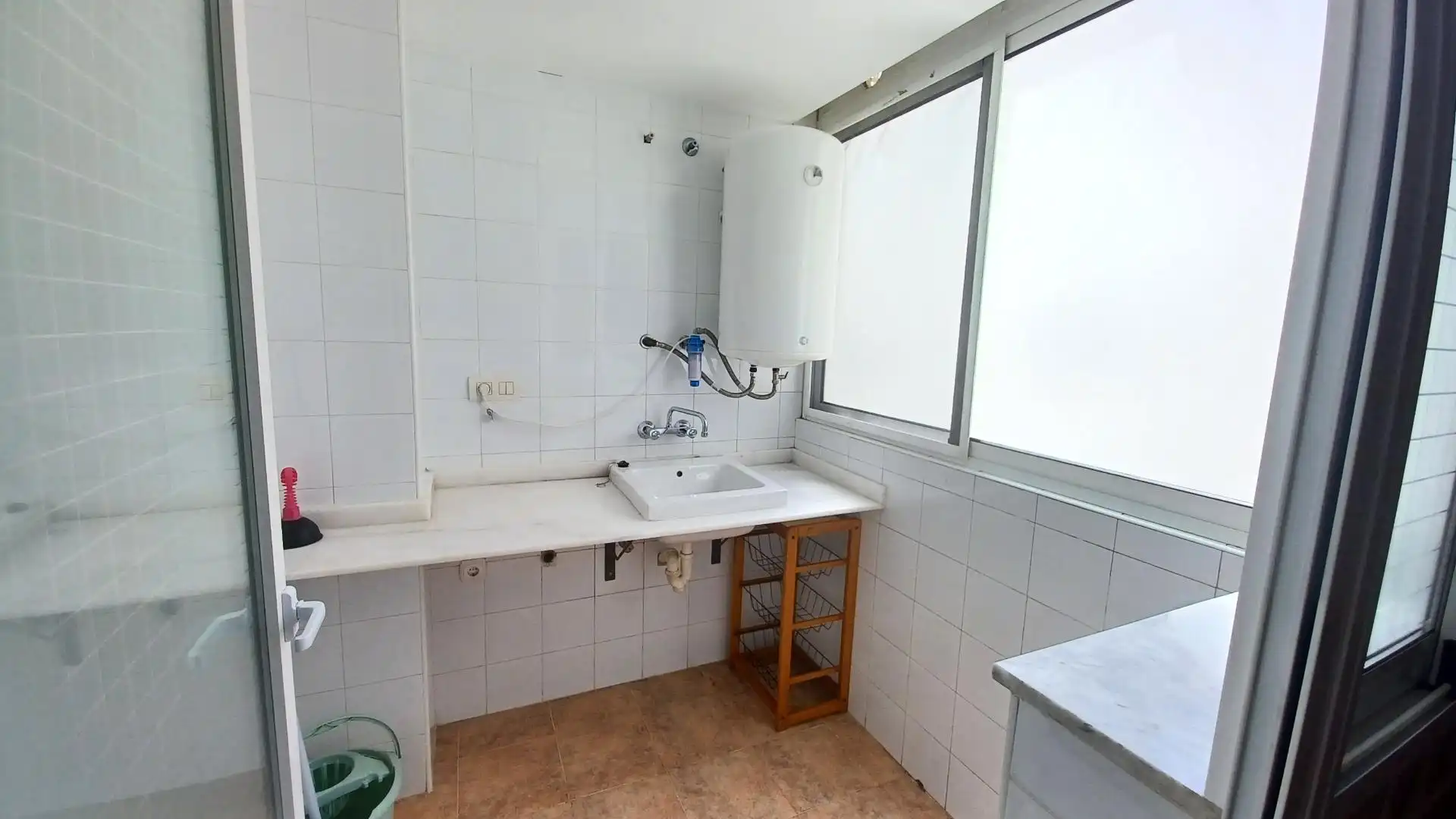 Baño de Piso de alquiler en Albal con Aire acondicionado, Amueblado y Balcón