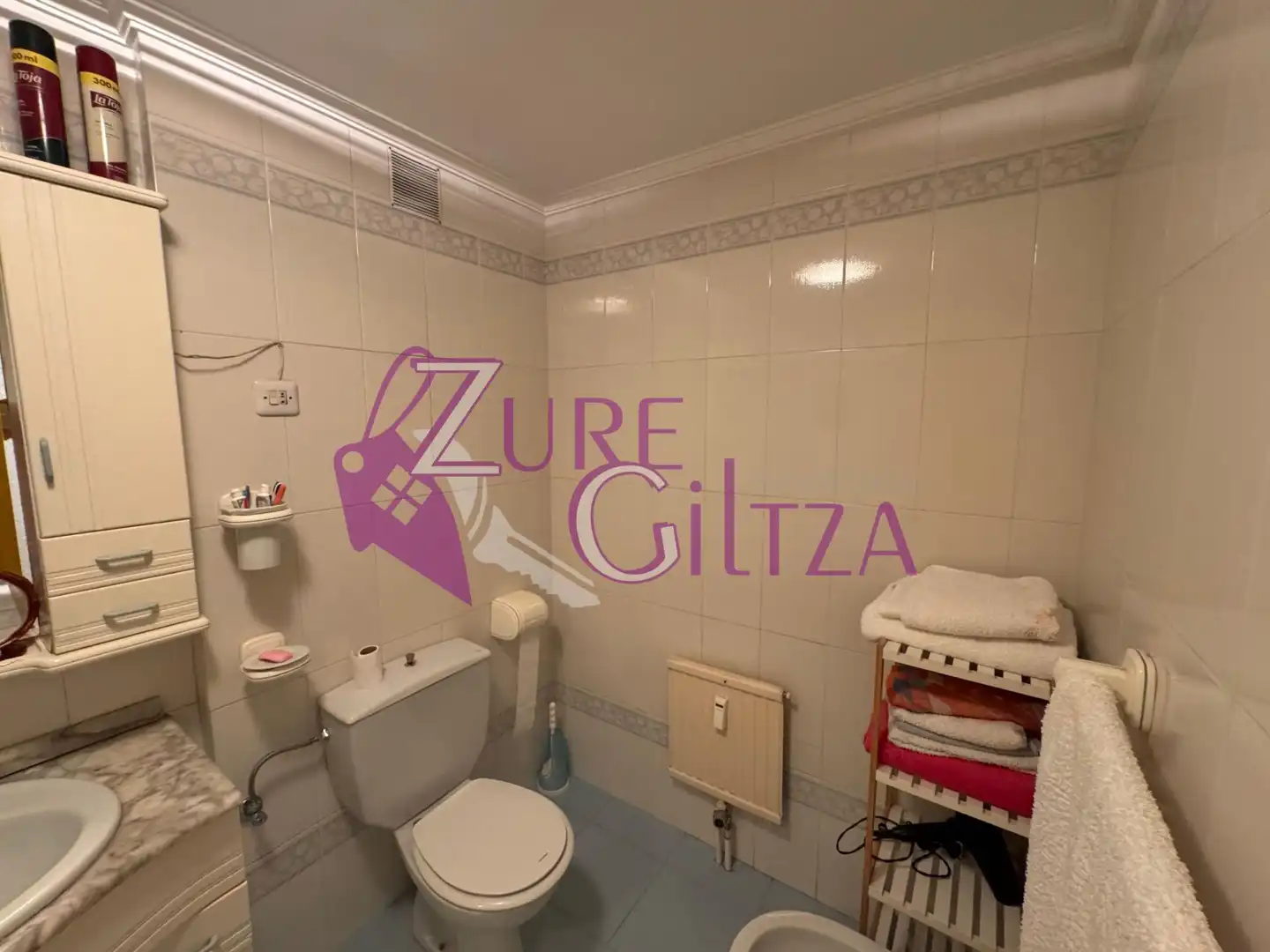 Bathroom of Flat for sale in Durango  with Heating, Storage room and Furnished