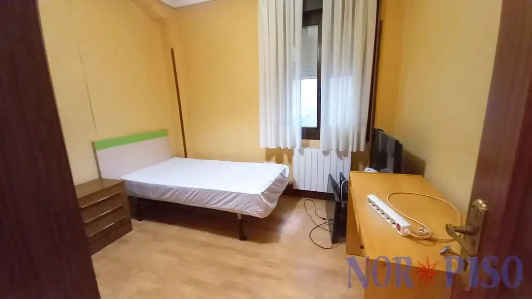 Schlafzimmer von Wohnung zum Verkauf in Bilbao  mit Heizung und Balkon