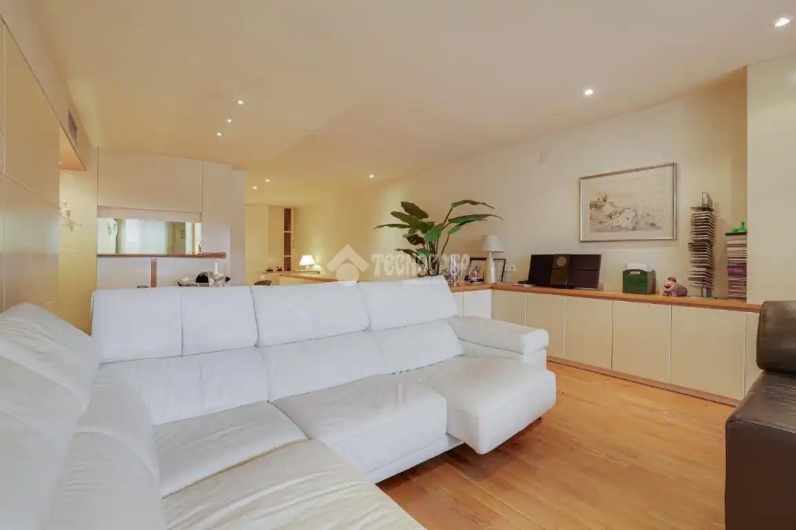 Casa aparellada amb terrassa en venda a Centre - Can Nadal, imagen 8