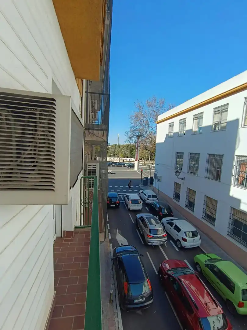 Vista exterior de Pis per a compartir en Sevilla amb Rentadora
