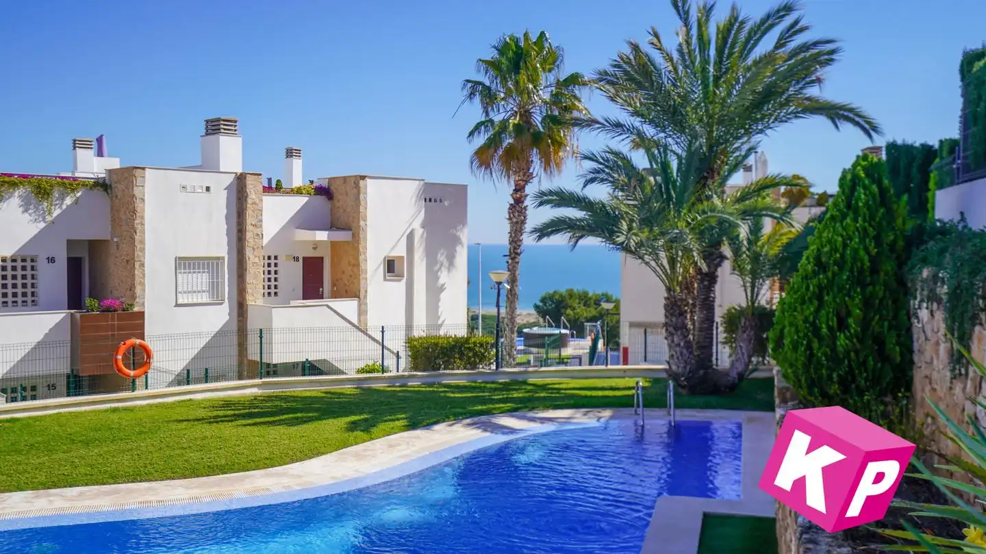 Bungalow con piscina en venta en Calle Orden Dórico, imagen 5