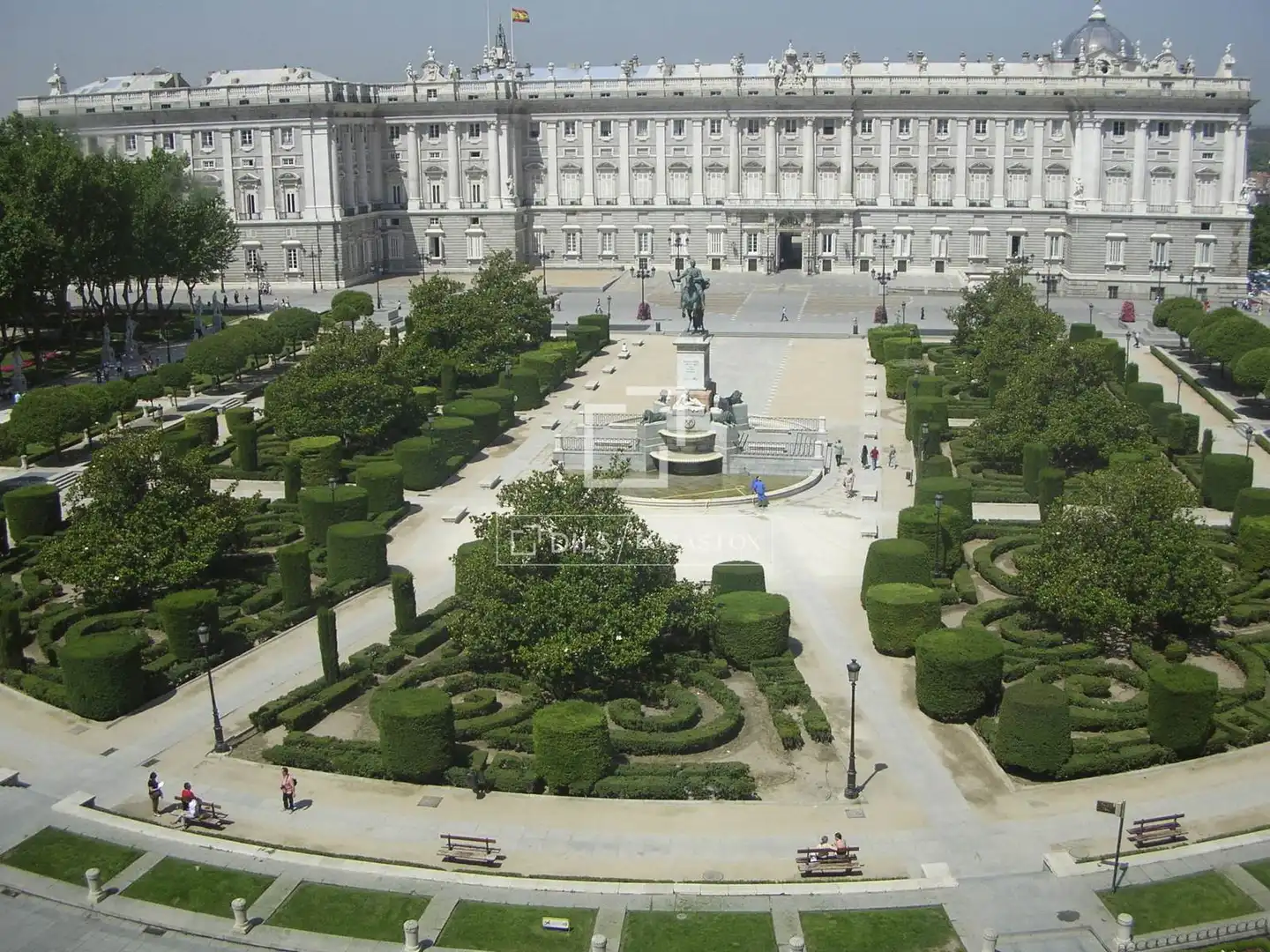 Garten von Dachboden zur Miete in Madrid mit Klimaanlage, Heizung und Möbliert
