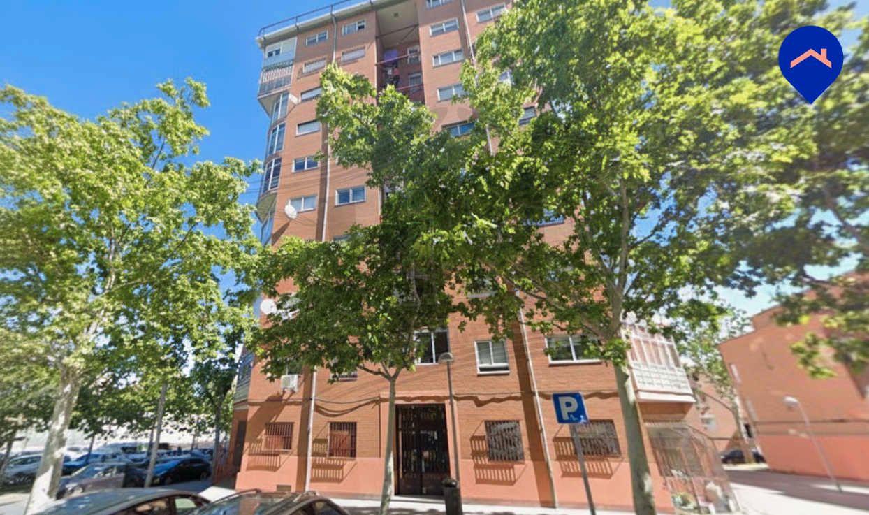Vista exterior de Pis en venda en  Madrid Capital amb Aire condicionat, Terrassa i Balcó