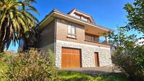 Vista exterior de Casa o xalet en venda en Camargo amb Terrassa